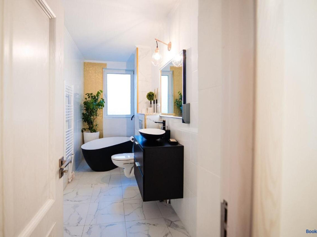 Complex Omnia - Apartamente Husi