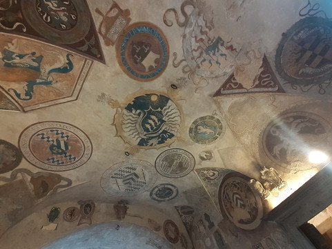 Palazzo Pretorio-切塔尔多必去景点