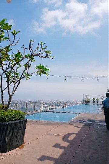 Pinnacle Apartment ( Louis Kienne )-泳池