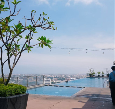 Pinnacle Apartment ( Louis Kienne )主图