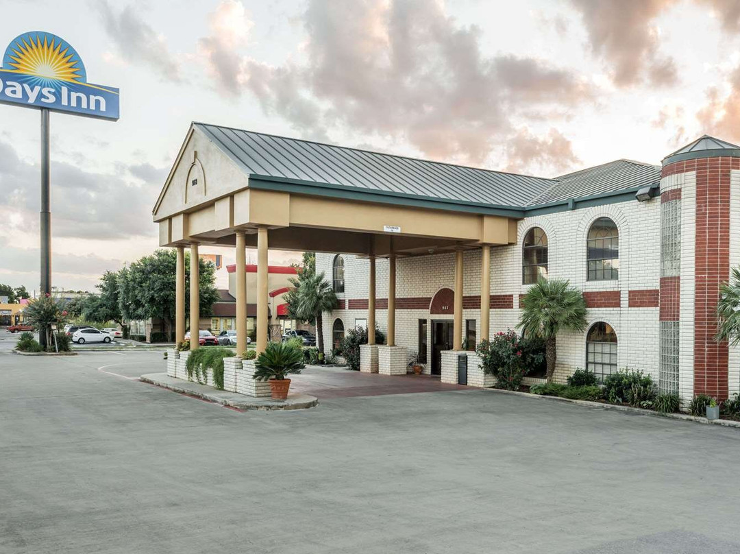 纽布朗费尔斯戴斯酒店