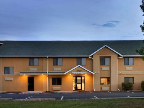 马里斯维尔Travelodge by Wyndham酒店主图