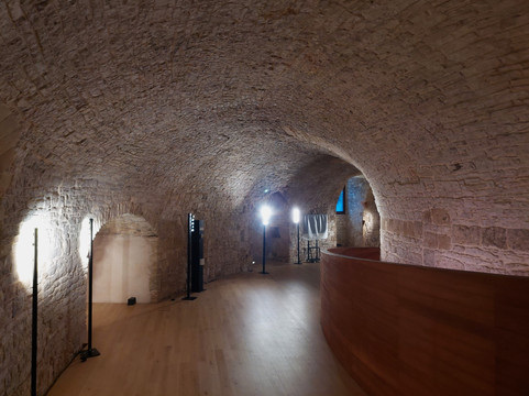 Torrione Angioino-Bitonto必去景点