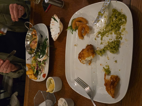 乔治与龙乡村别墅酒店主图