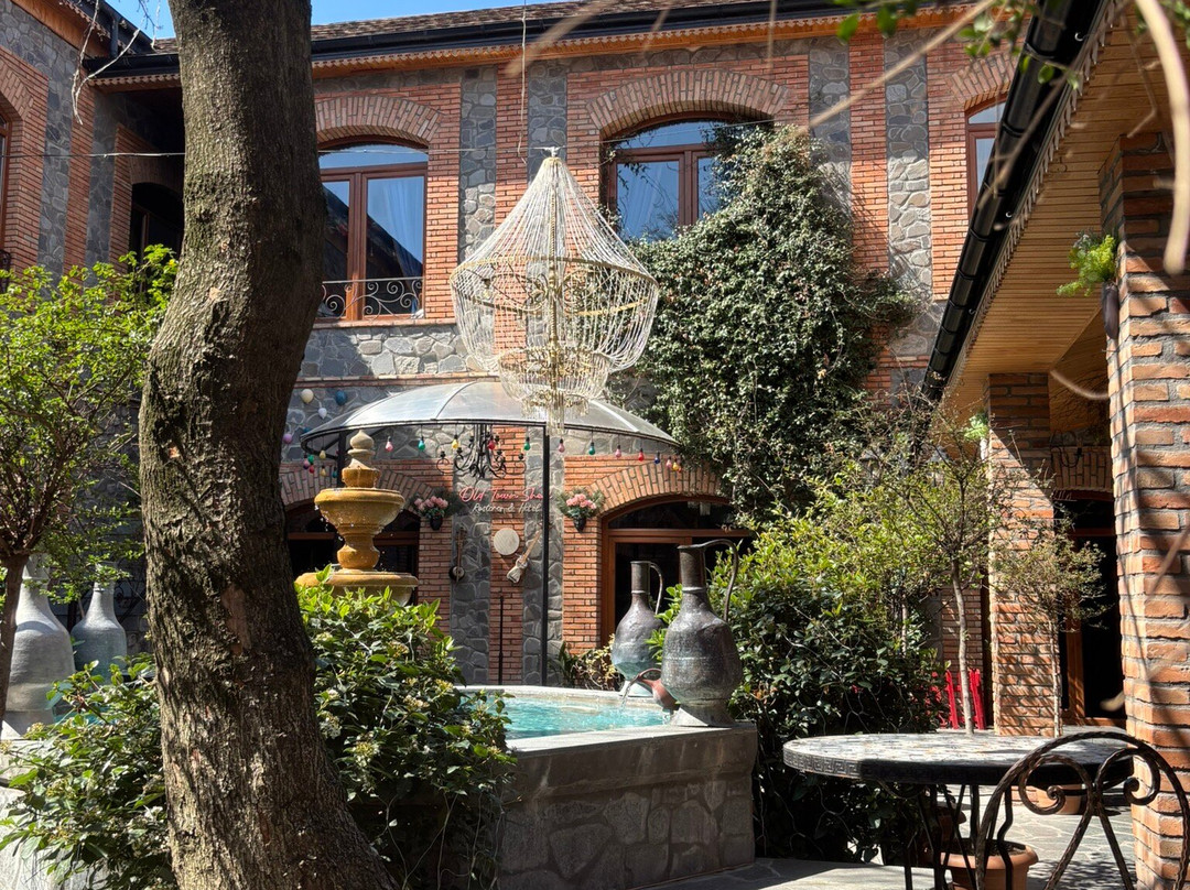 Old Town Sheki主图