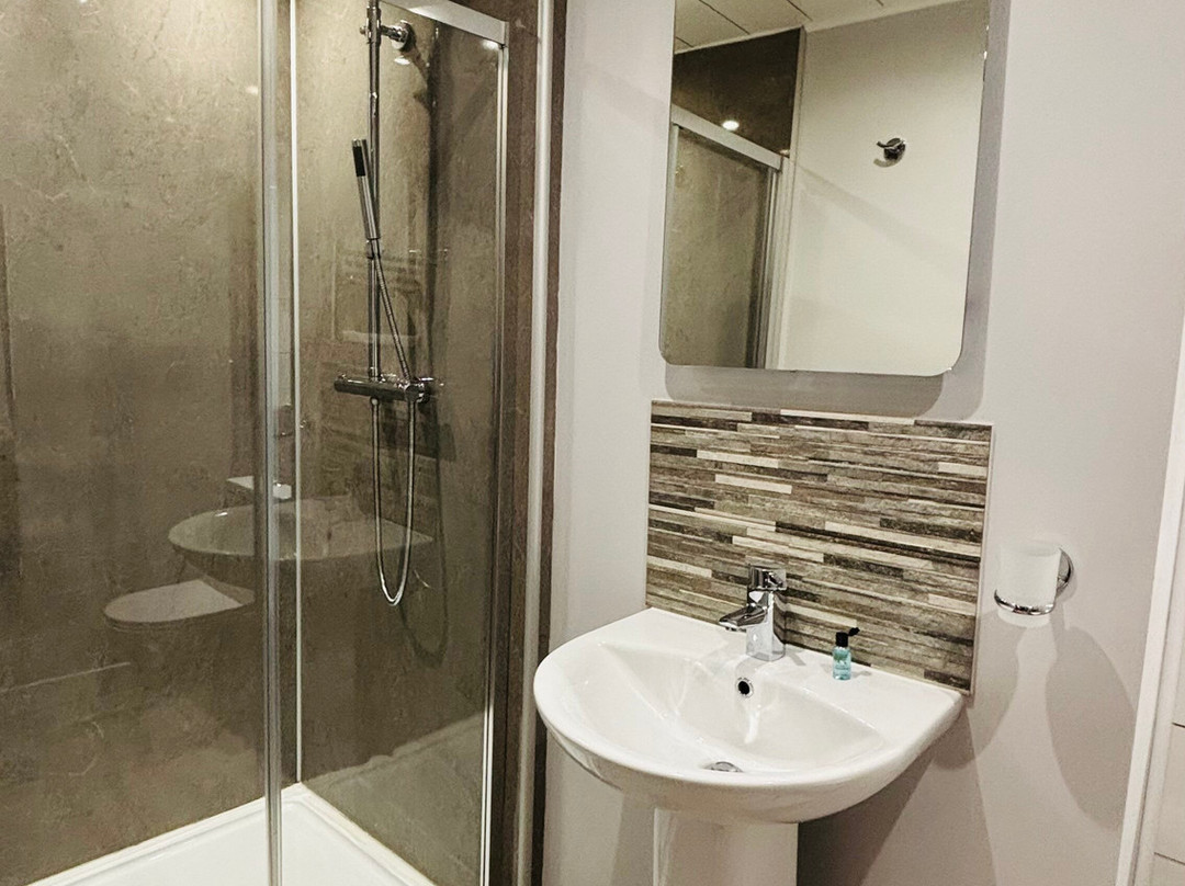 尼斯河谷旅馆主图