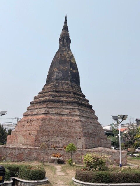 Black Stupa (That Dam)-万象必去景点