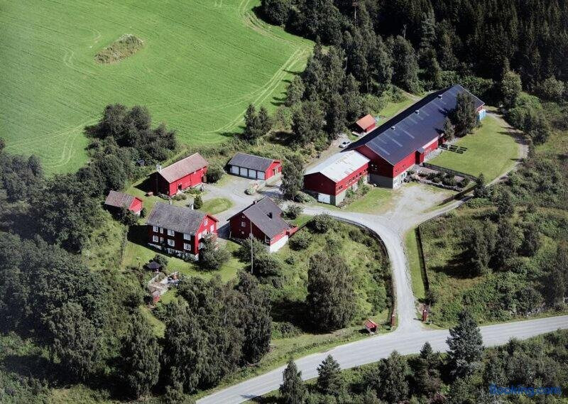 Nedre Berg Gard