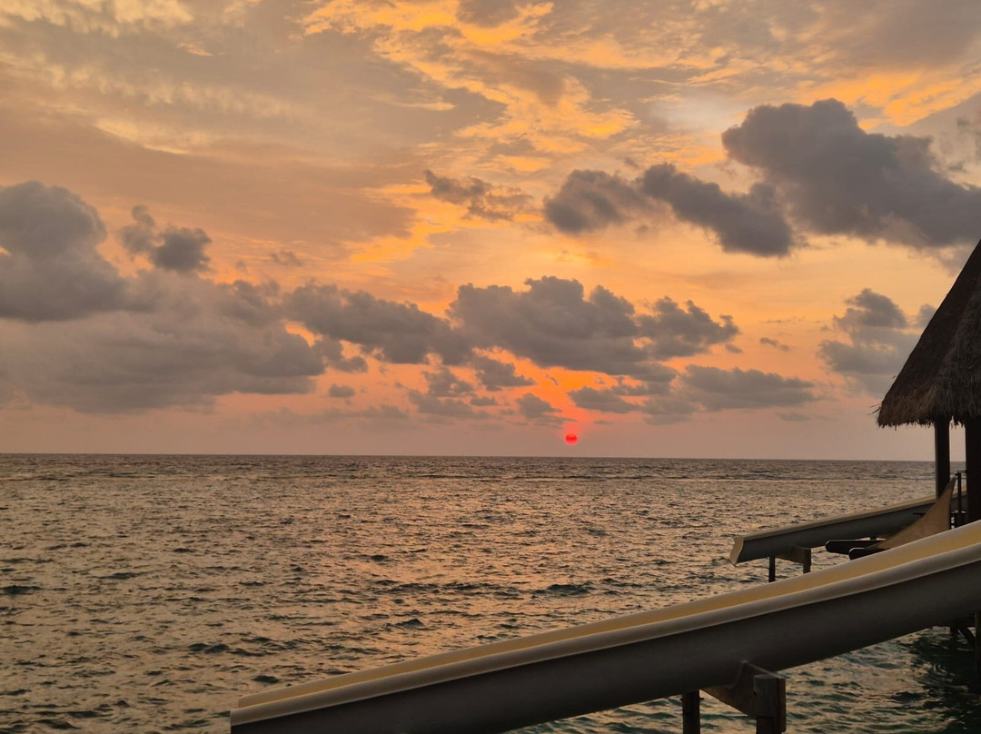 奥臻瑞泽铂丽富士全包式度假村主图