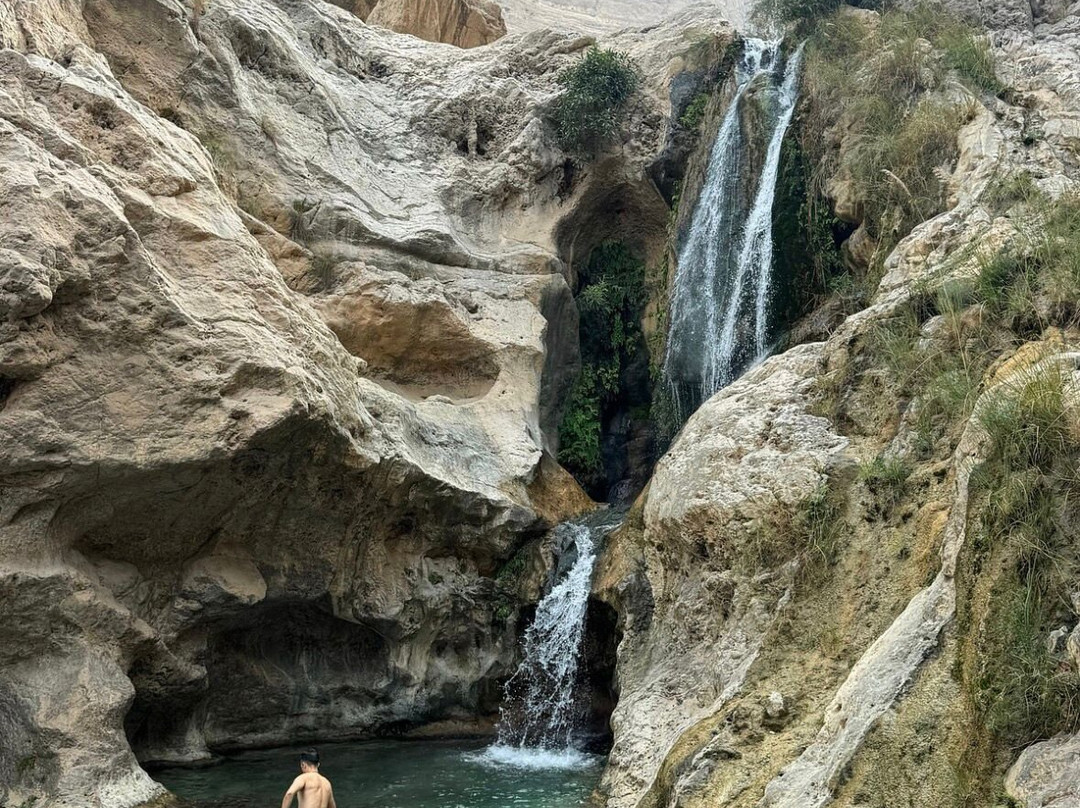 Wadi Tiwi Waterfall-Sur必去景点