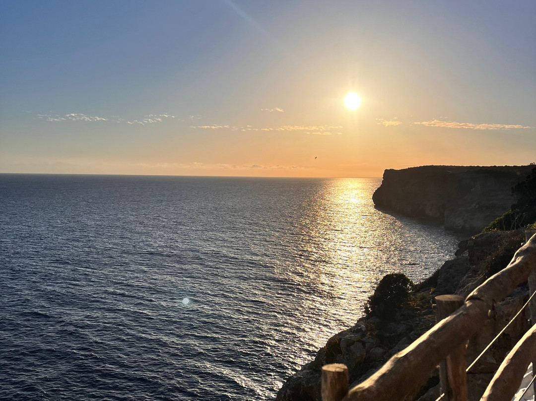 Cova D'En Xoroi-Cala en Porter必去景点