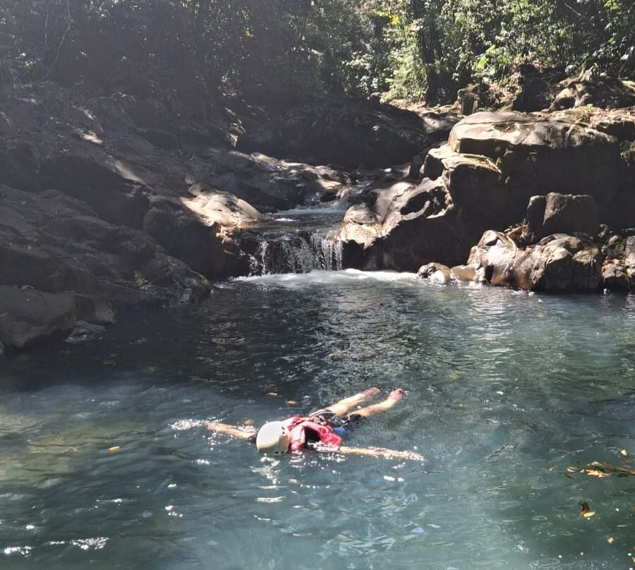 Yalodé Kayak Canyon Bain De Forêt-瓜德罗普岛必去景点