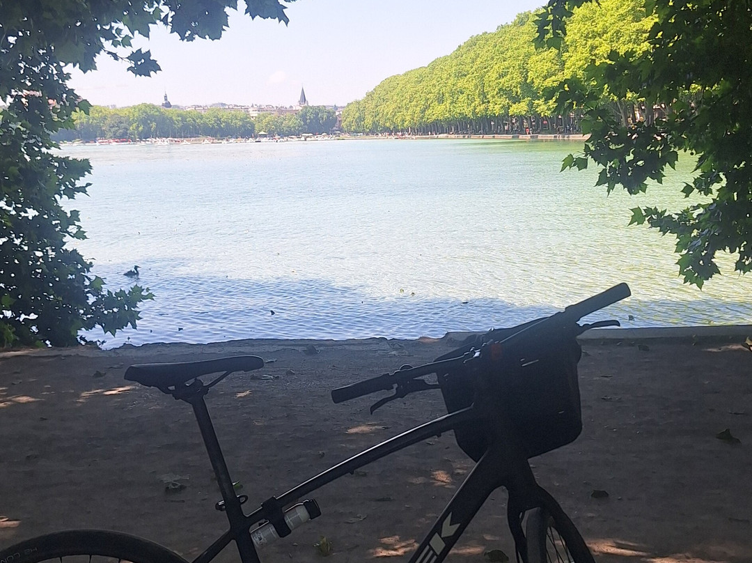 The Lake Annecy Greenway-安纳西必去景点