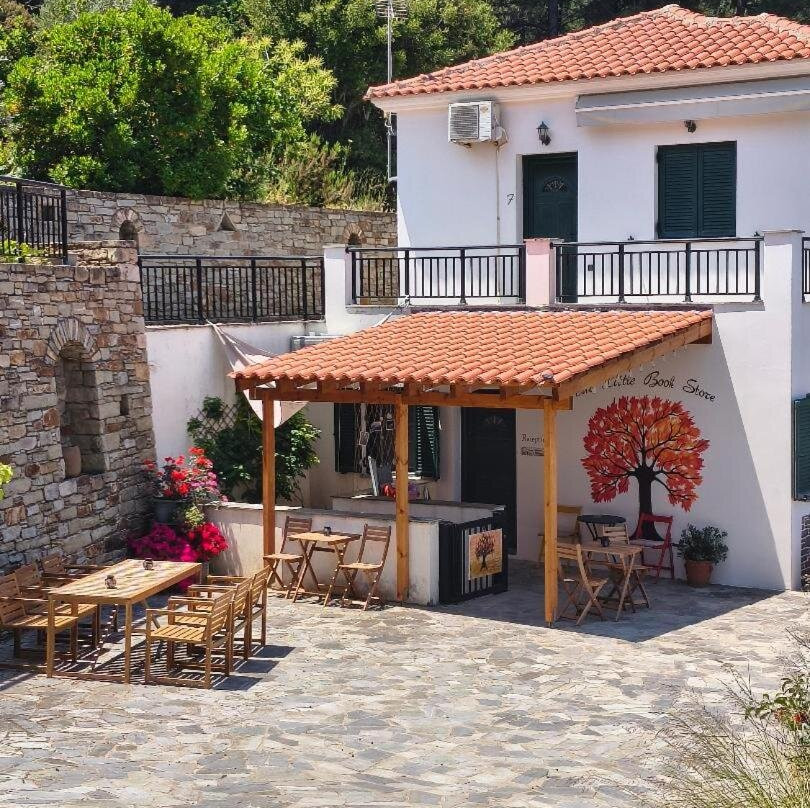 Eri Rooms to Let