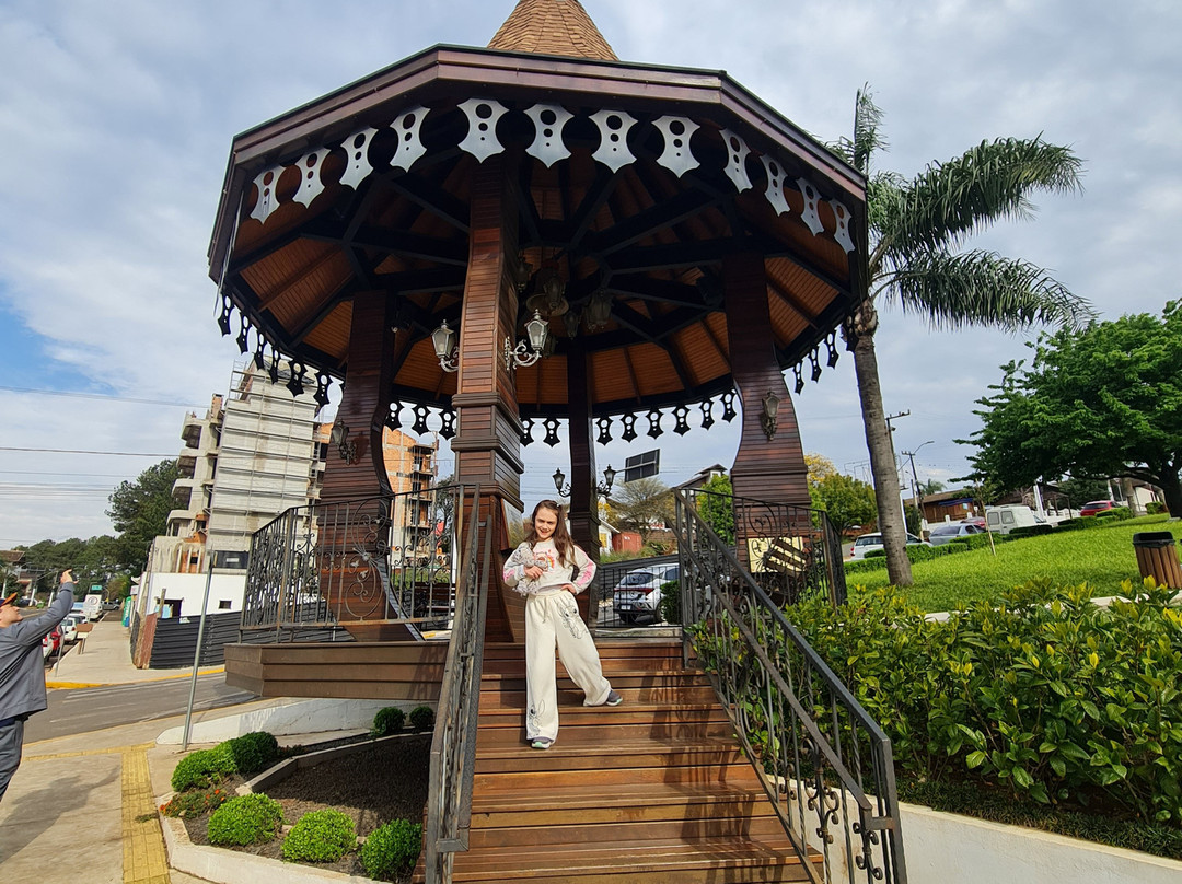 Praça Prefeitura De Treze Tilias-Treze Tilias必去景点