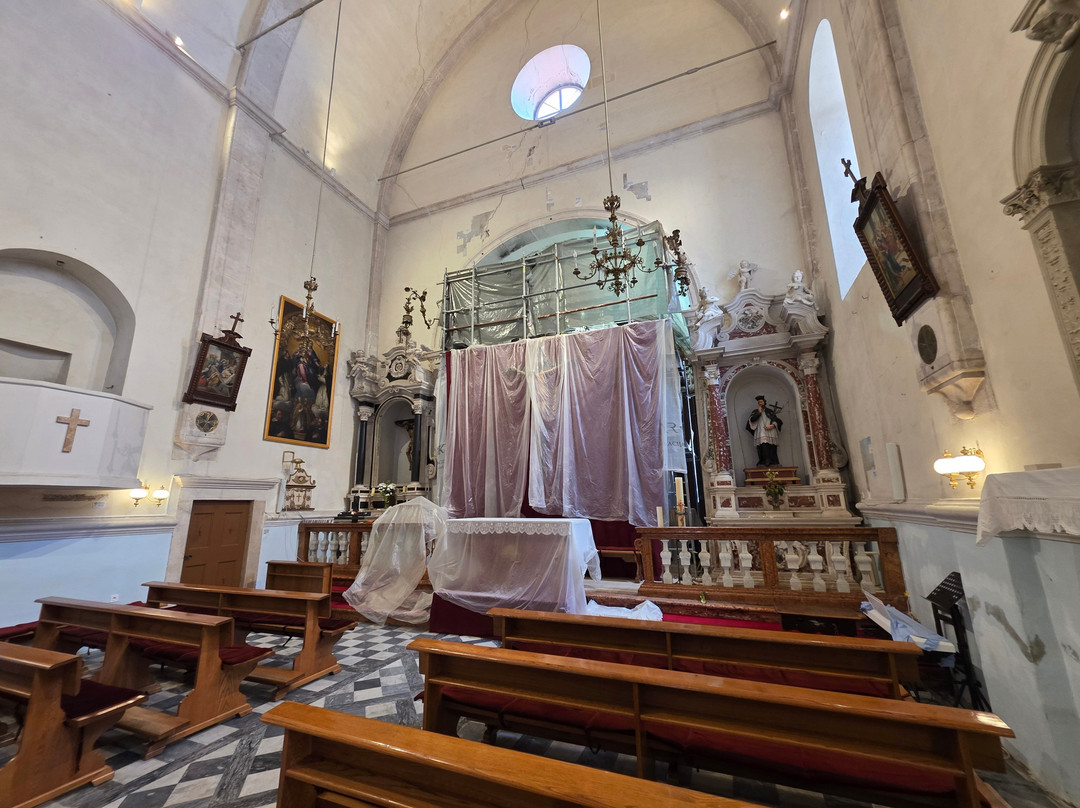The Parish church of St. Michael-奥米斯必去景点