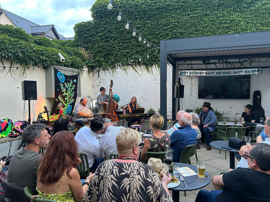 St Ives餐馆和美食-The Taproom