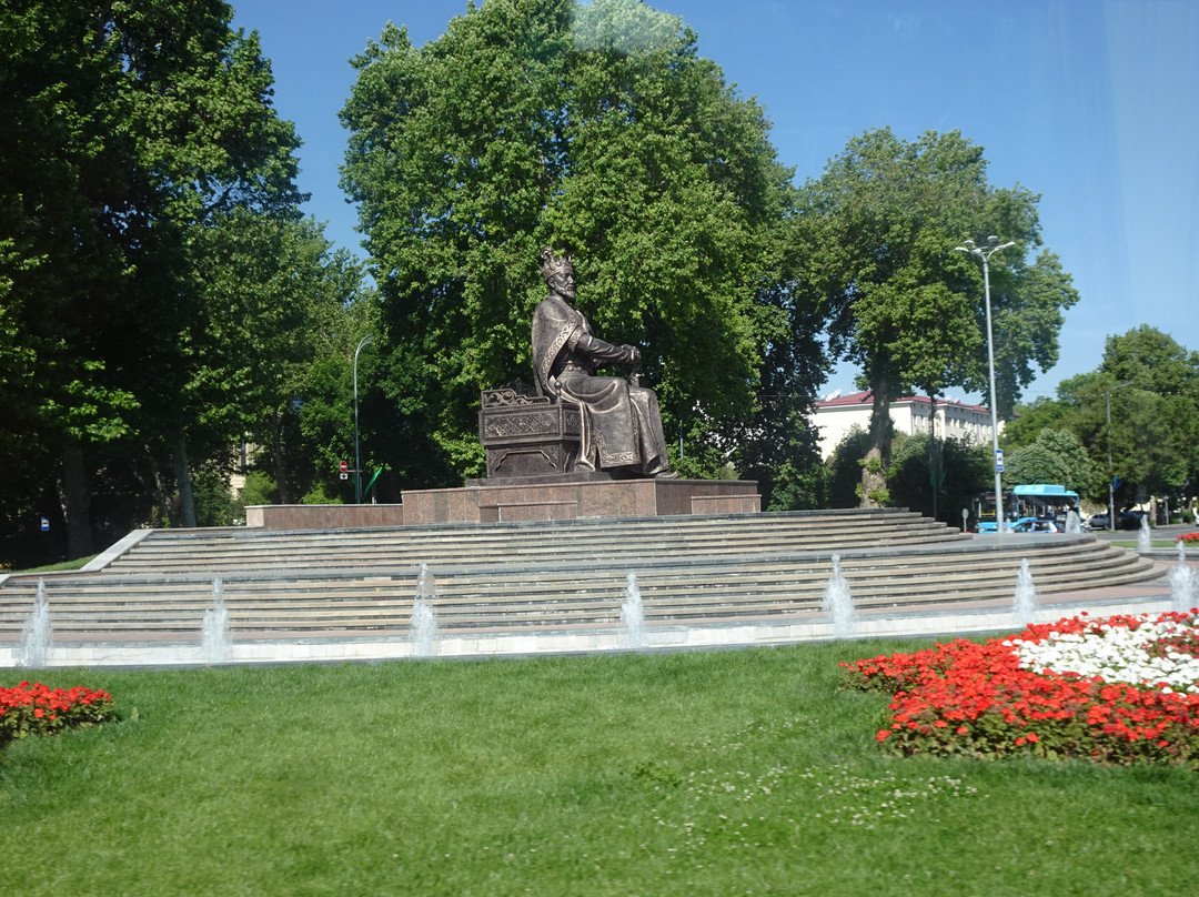 Statue of Amir Temur-撒马尔罕必去景点