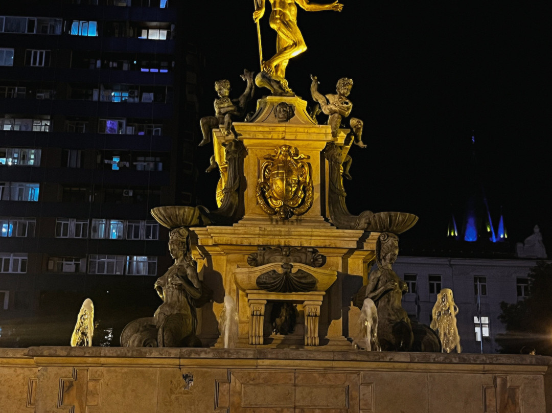 Neptune Fountain-巴统必去景点
