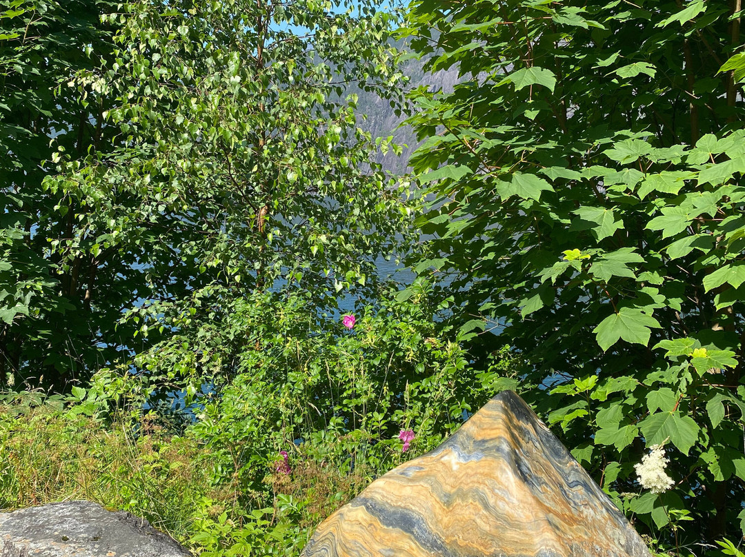 Langfoss Waterfall-Fjaera必去景点