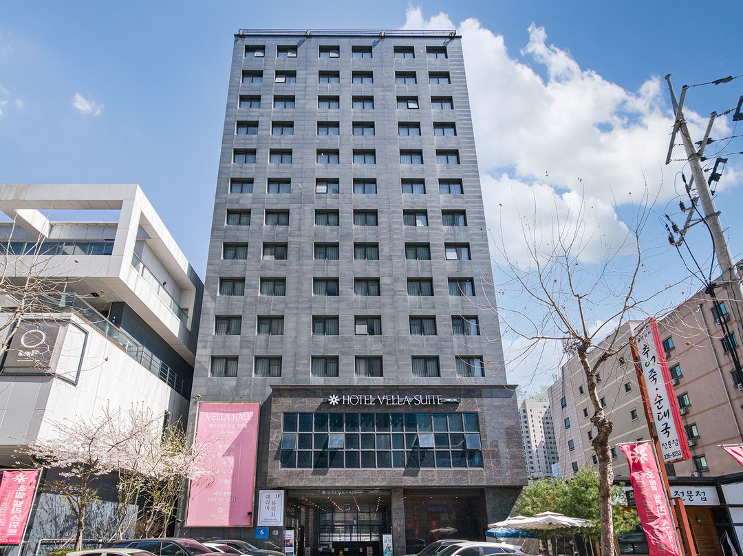 维拉套房酒店
