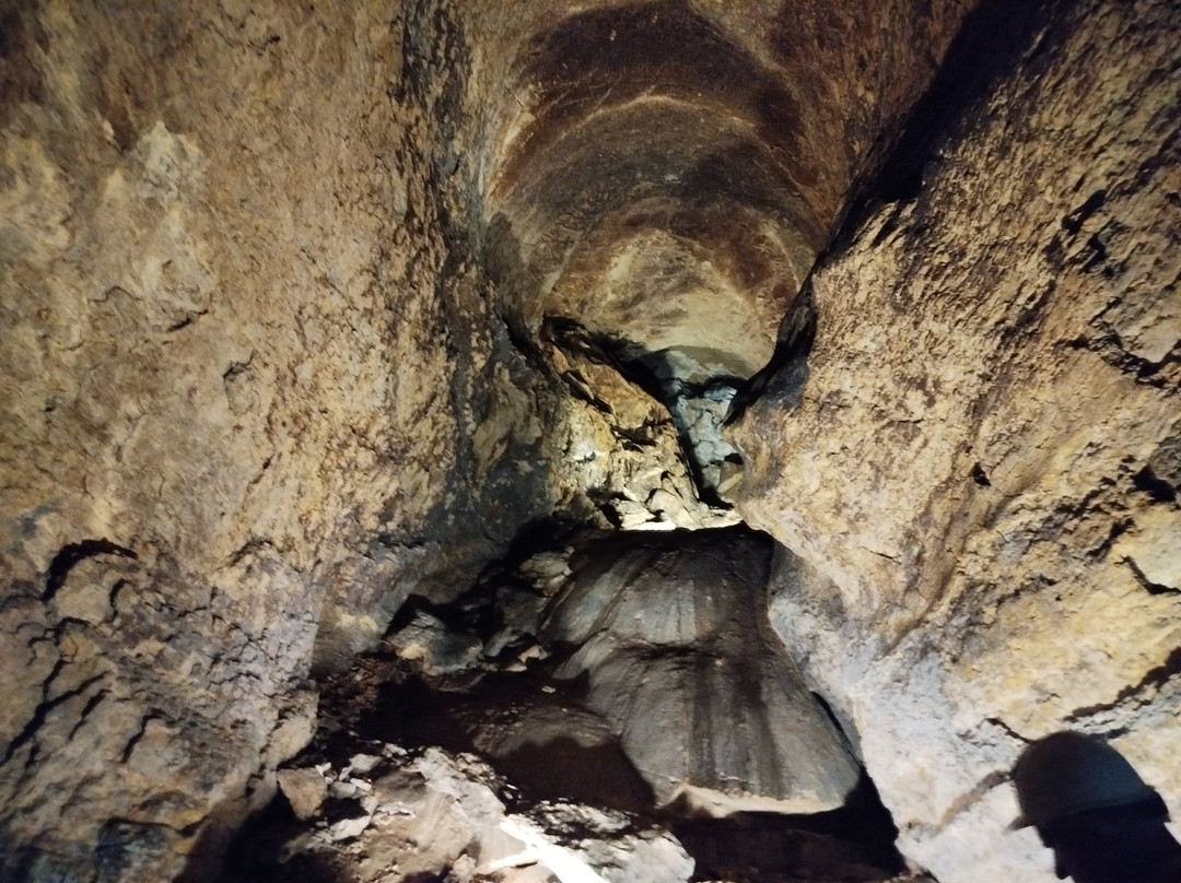 Cuevas de Ojo Guarena-Cueva必去景点