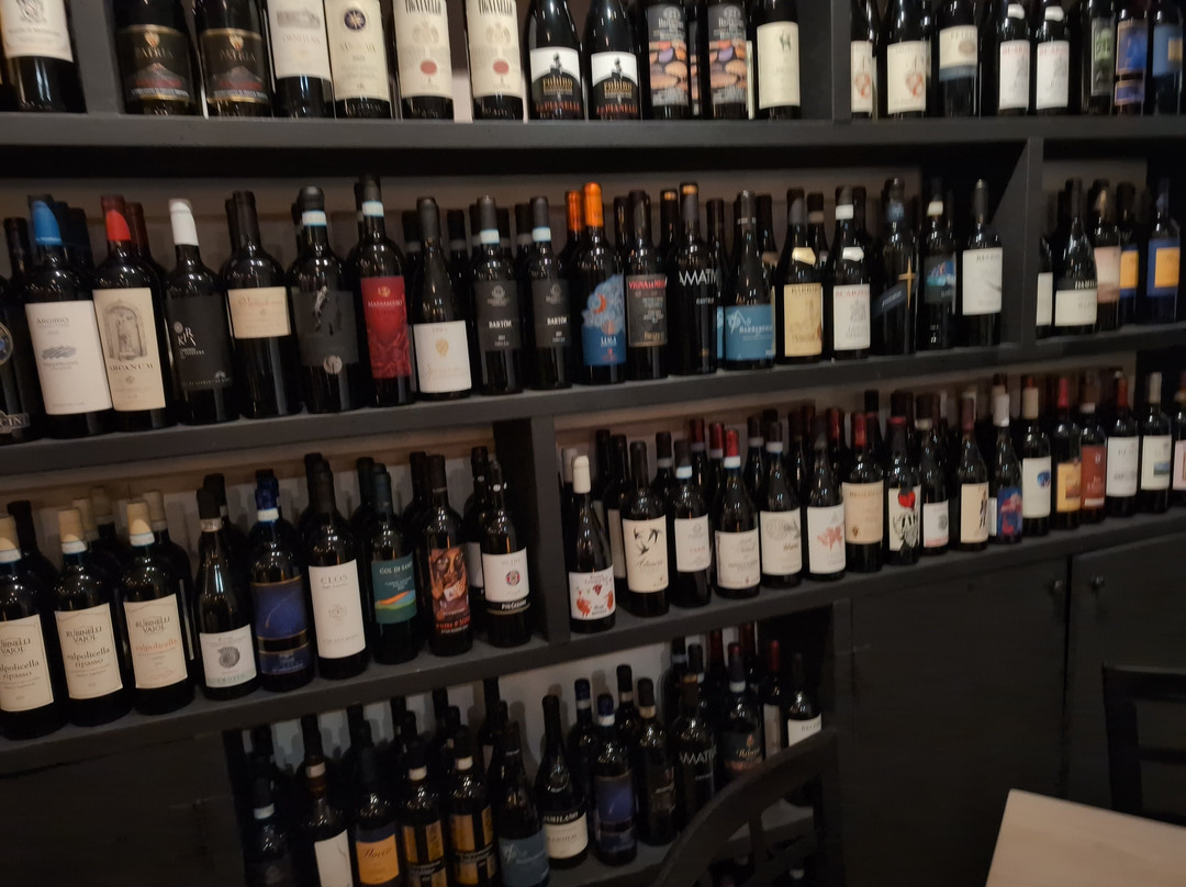 Olde Wine Cellar-Olmsted Falls必去景点