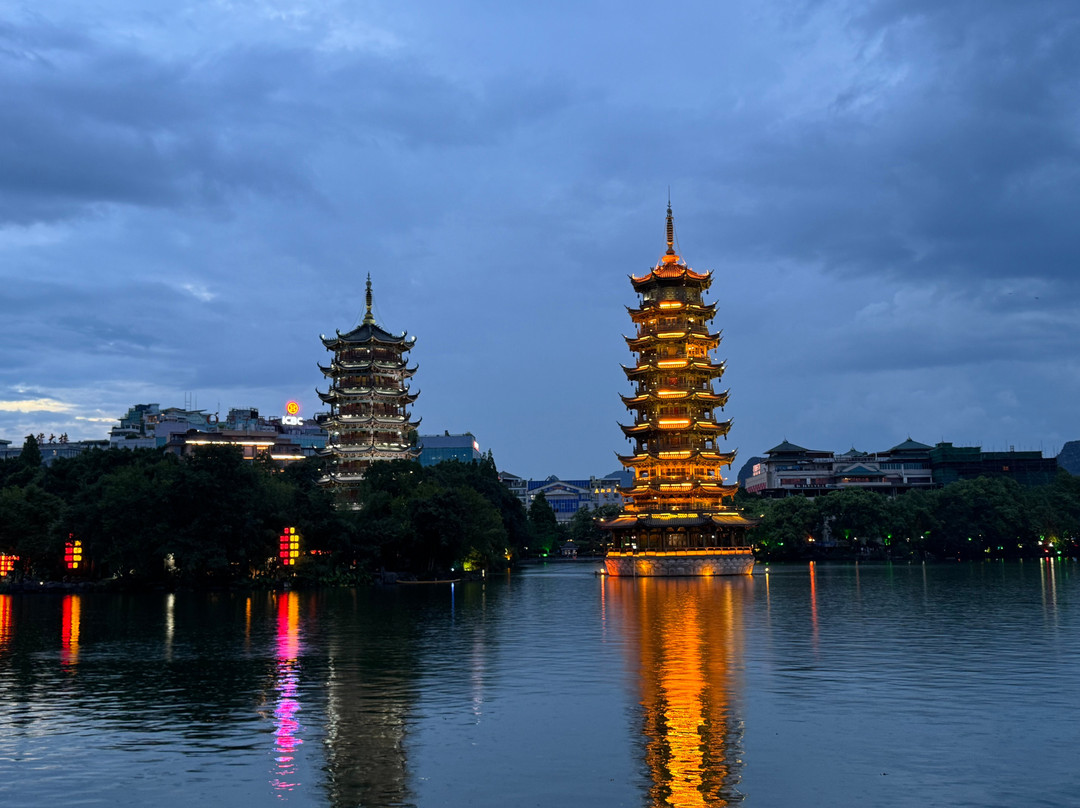 日月塔-桂林市必去景点