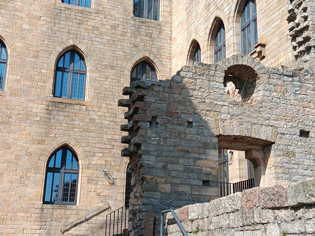 Hambacher Schloss-Neustadt an der Weinstrasse必去景点