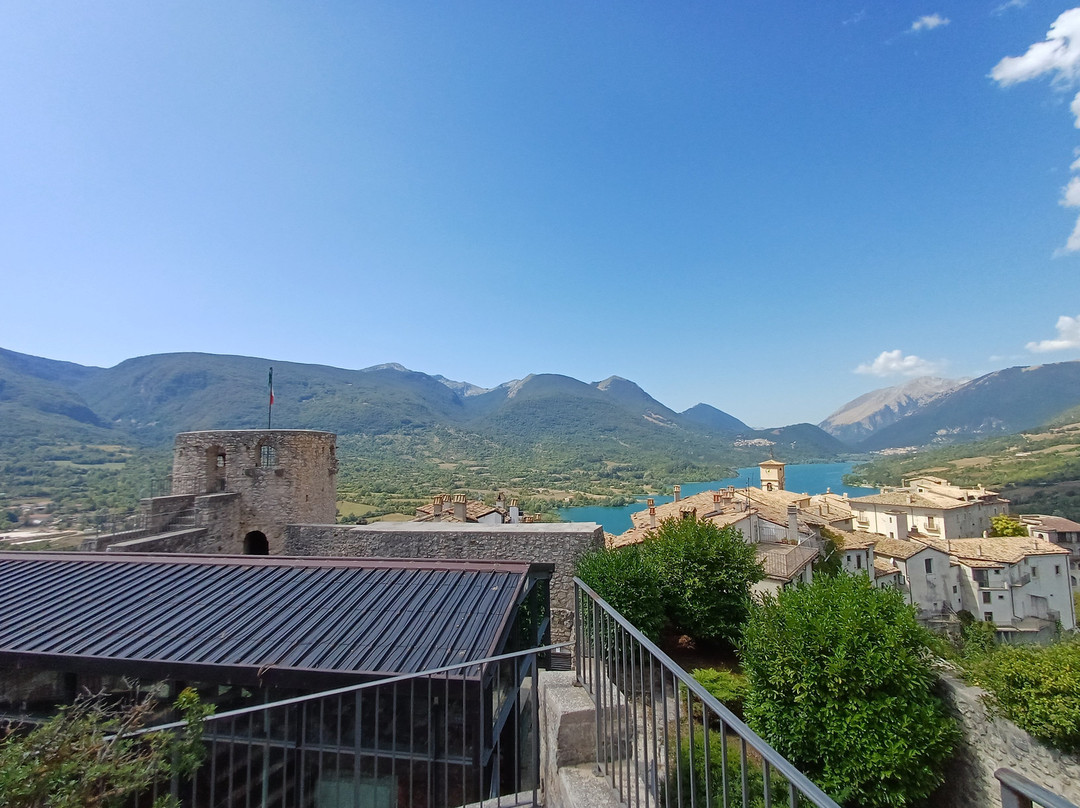 Castello Monumentale-Barrea必去景点