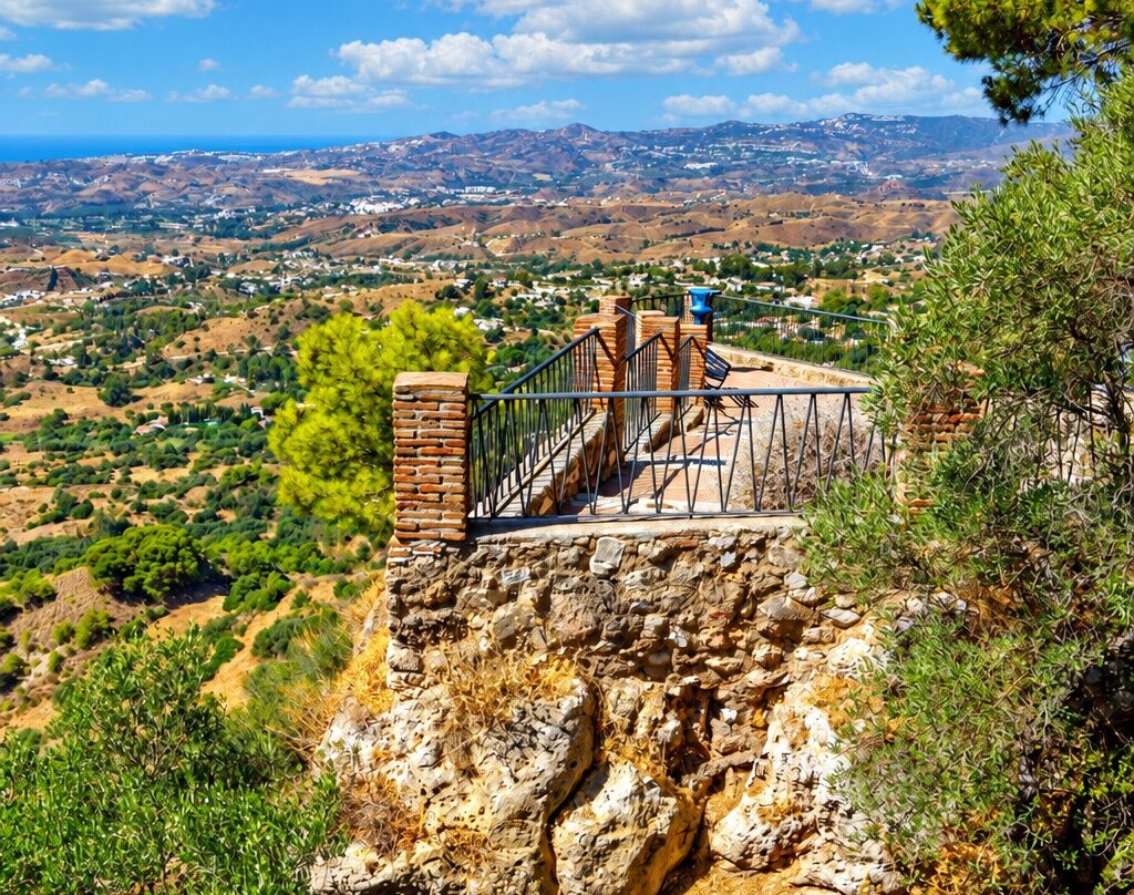 Mijas Buggys-Las Lagunas de Mijas必去景点