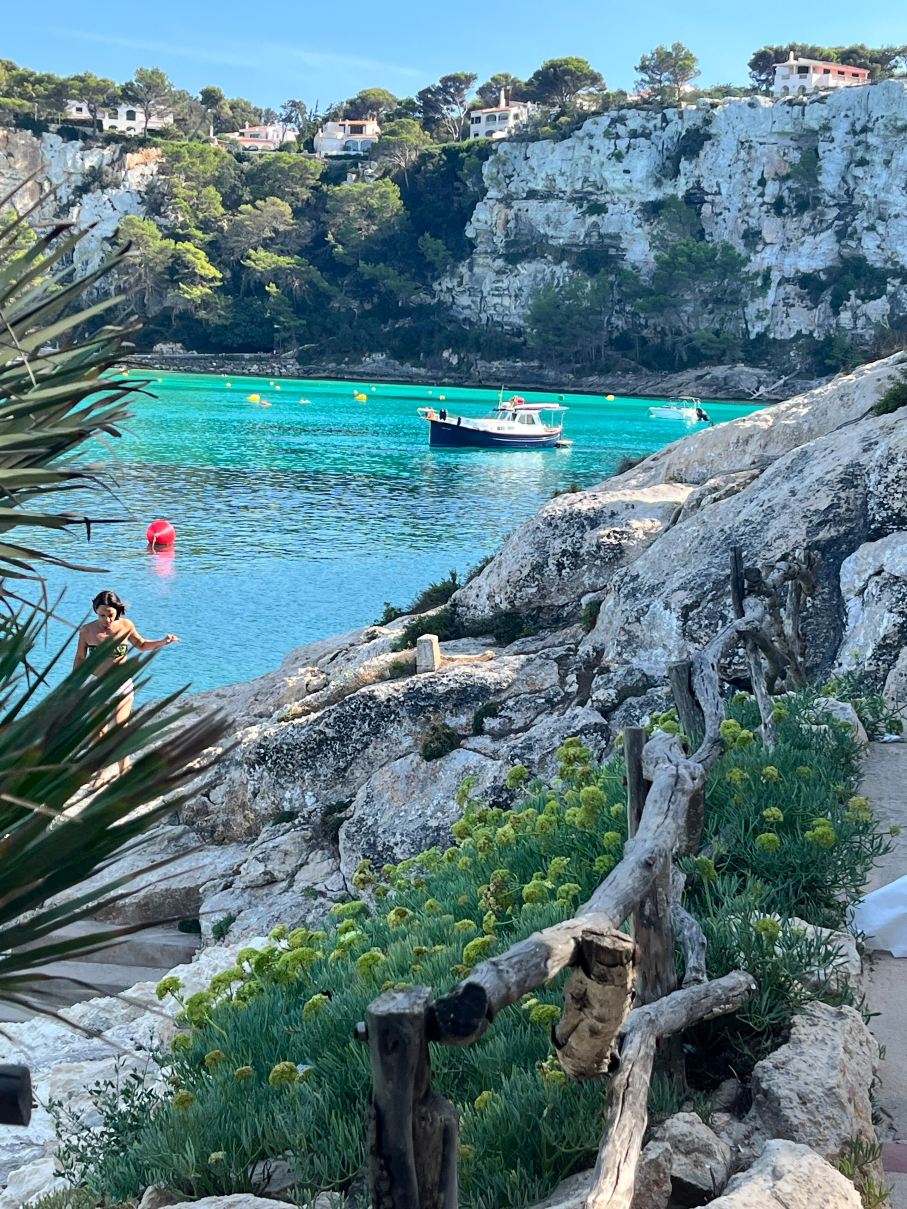 艾伍莲梅诺卡公寓-旅行者