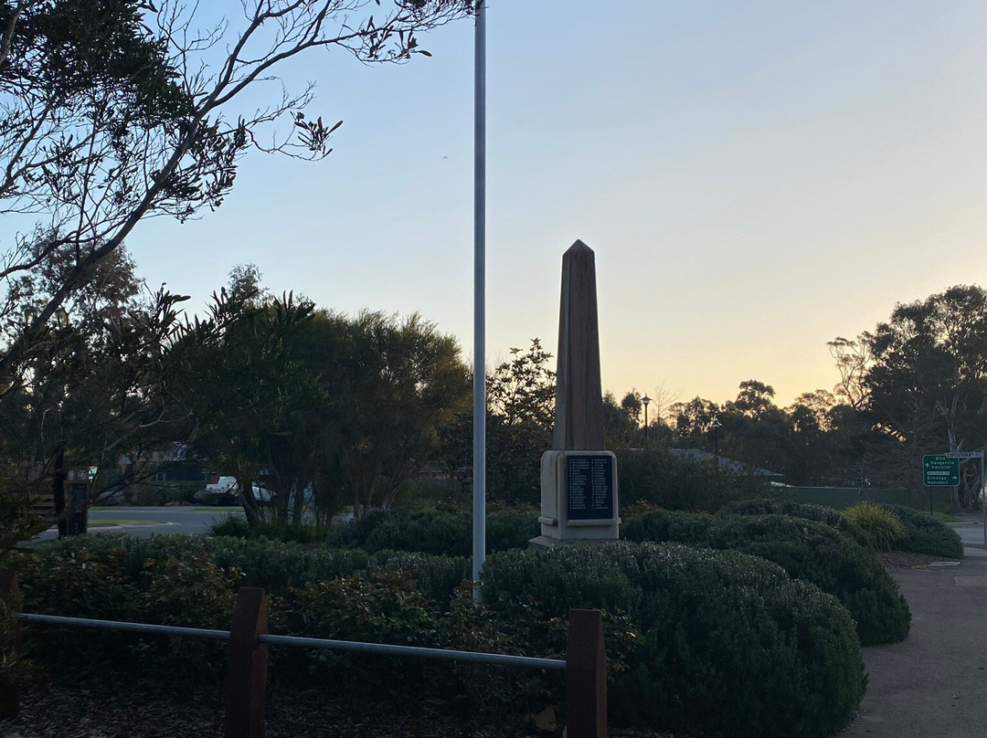 Meadows War Memorial-Meadows必去景点