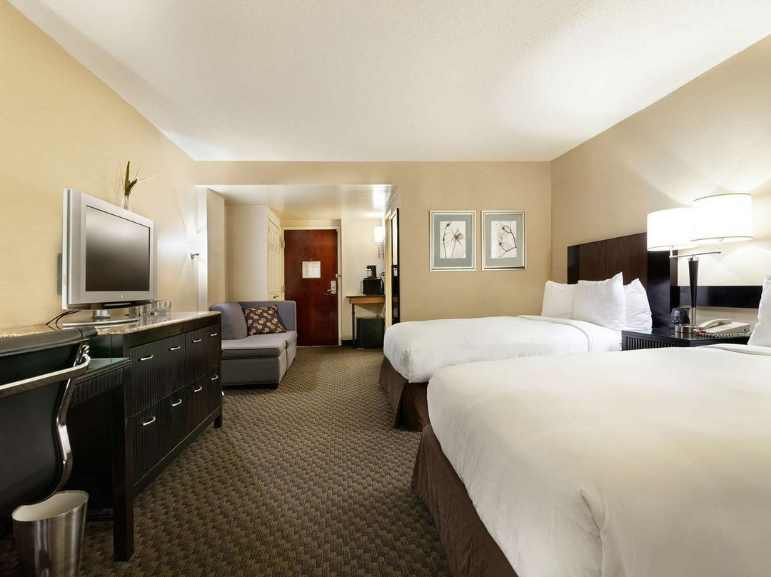 肯尼迪机场逸林酒店主图