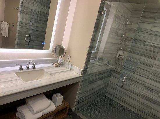Hyatt Regency Valencia-浴室
