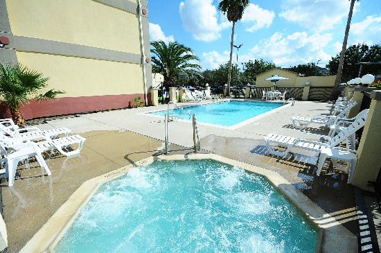 Comfort Suites Stafford Near Sugarland