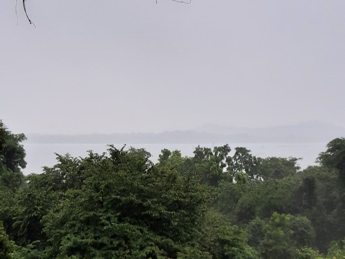 斯里兰卡湖度假村主图