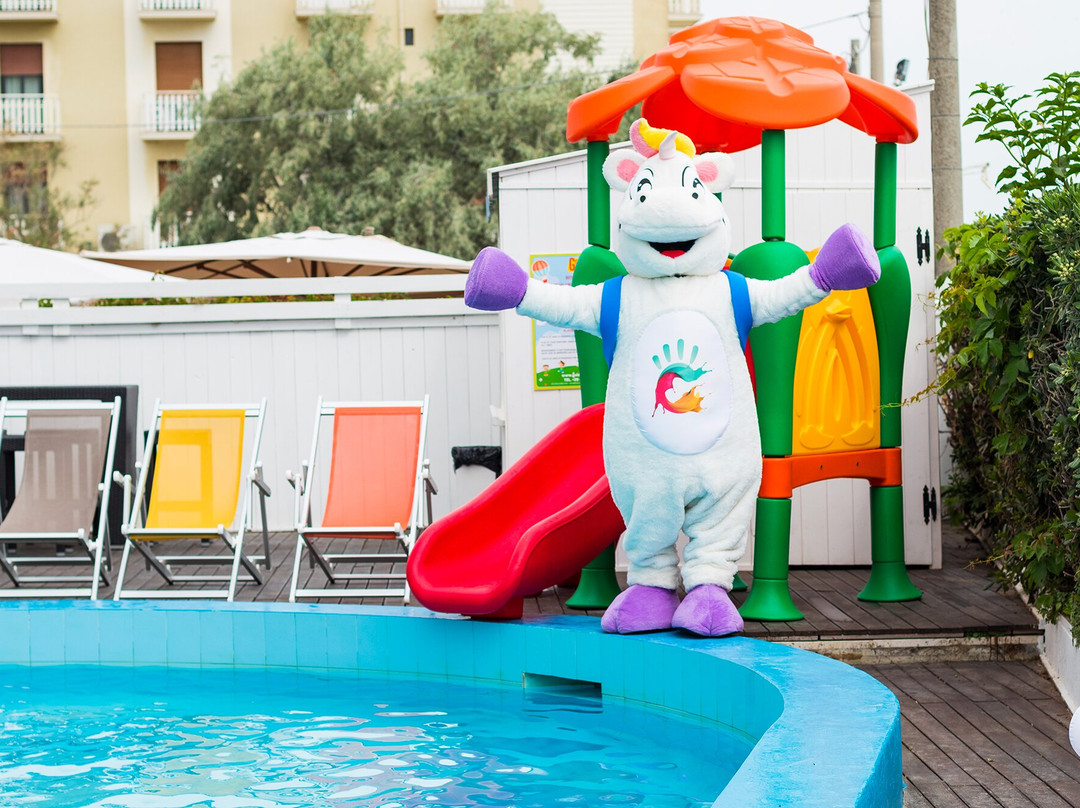 Color Ermitage Beach Family Hotel
