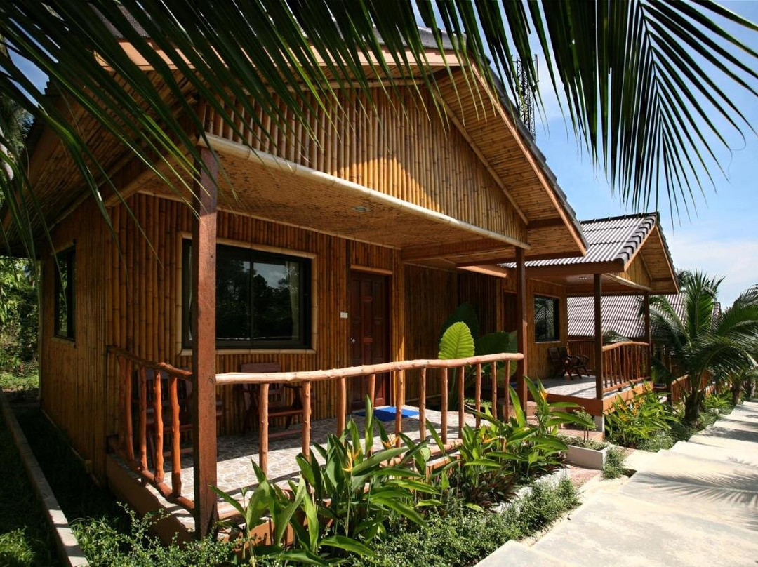 蓝赛特海滩酒店住宿-PawPaw Resort