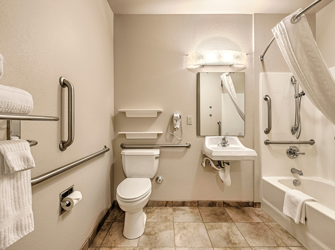 哈勃尔烛木套房酒店主图