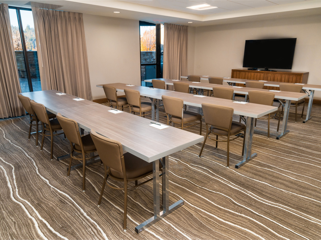 Staybridge Suites Coeur D'alene By IHG主图