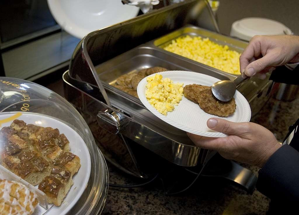 格林湾希尔顿恒庭酒店主图