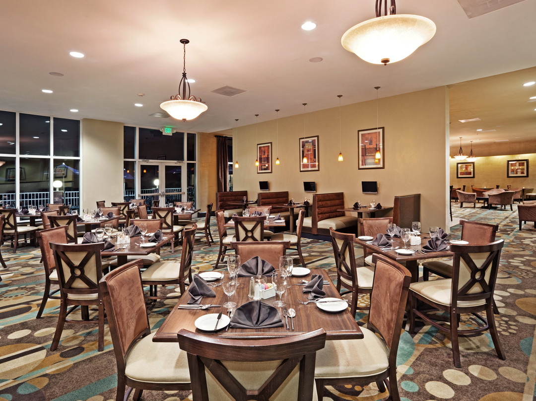Holiday Inn & Suites 博福特@公路21主图