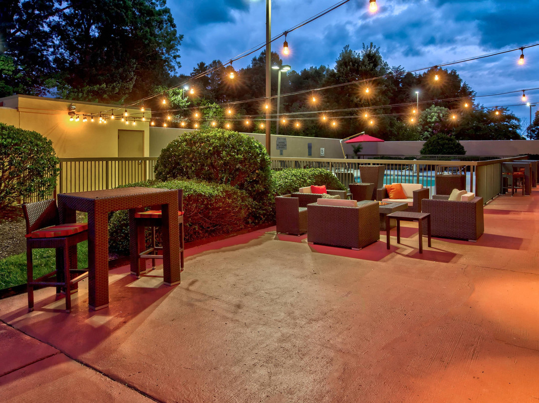 伯灵顿万怡酒店主图