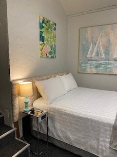 Deep Water Inn主图