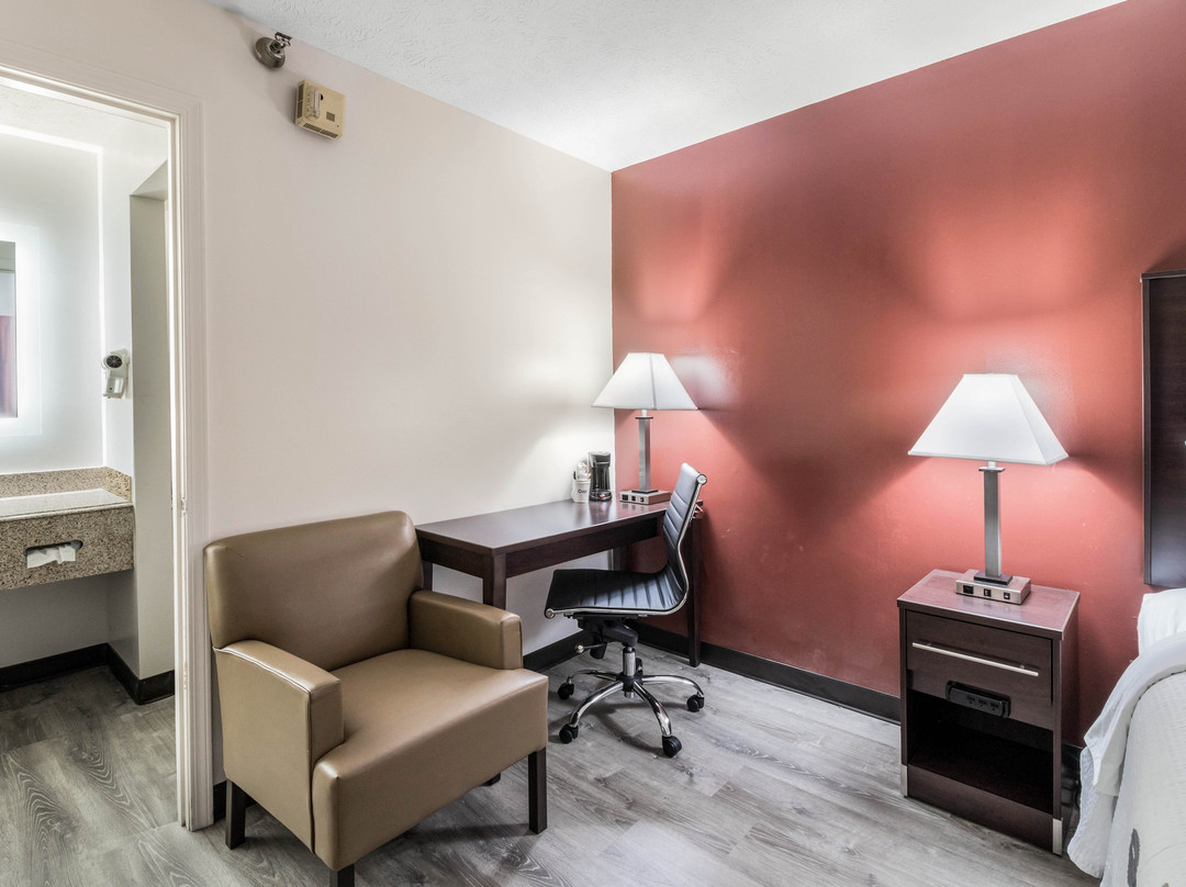 Red Roof Inn Cadiz主图