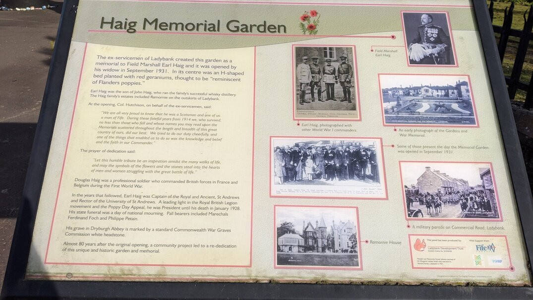 Haig Memorial Gardens, War Memorial Gate, and War Memorial景点图片