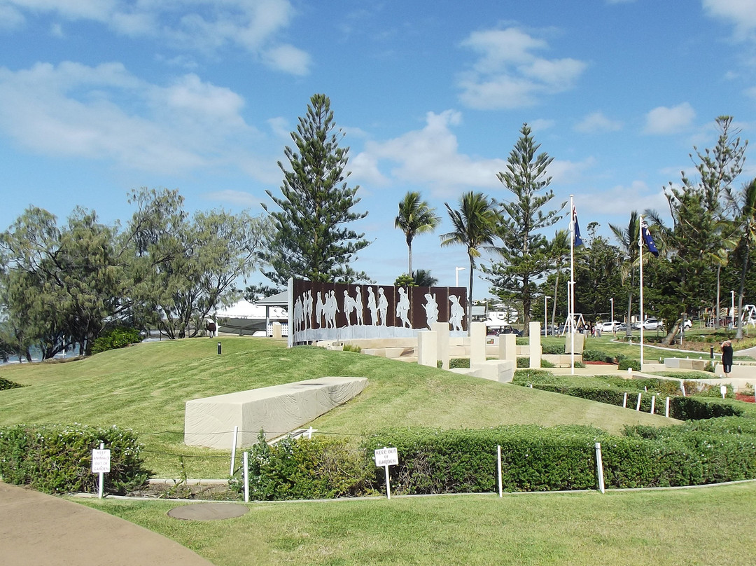 Anzac Plaza Emu Park景点图片