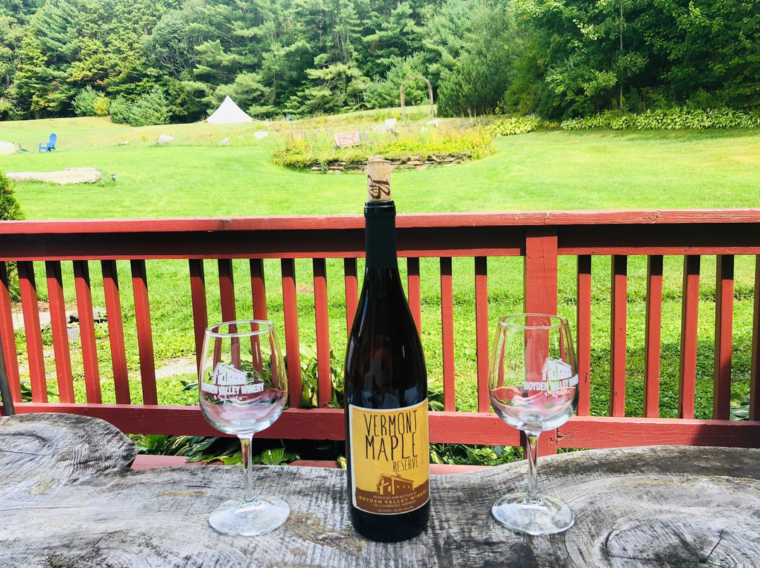 Craftsbury Farmhouse主图