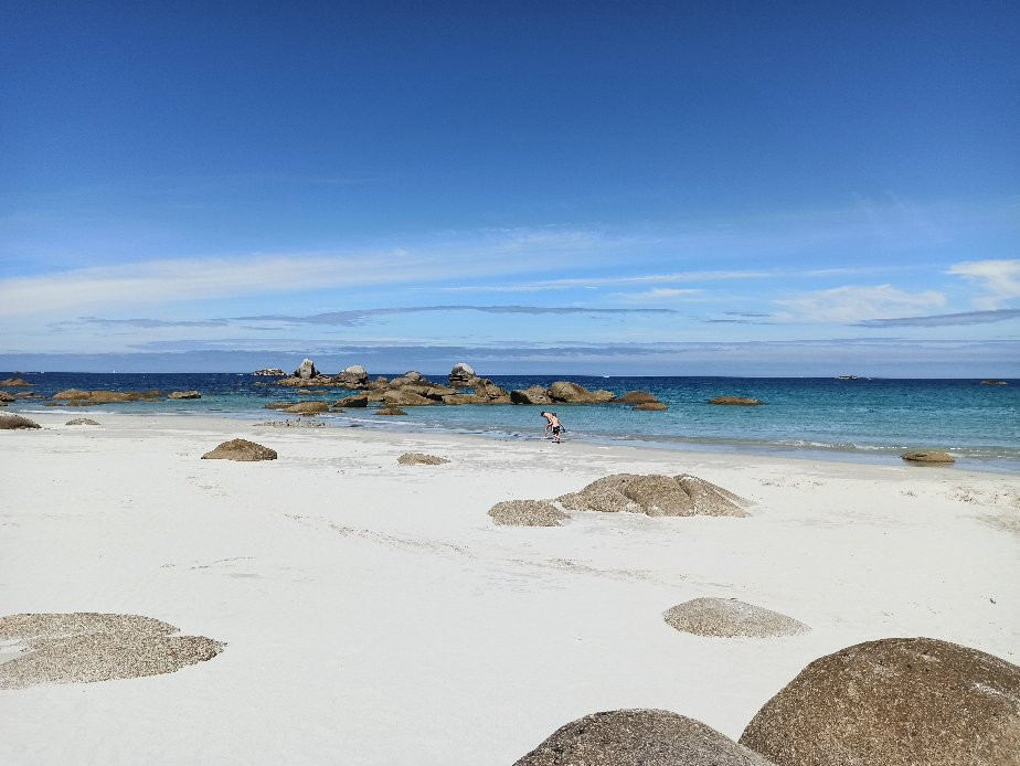 Plage de Boutrouilles-Kerlouan必去景点